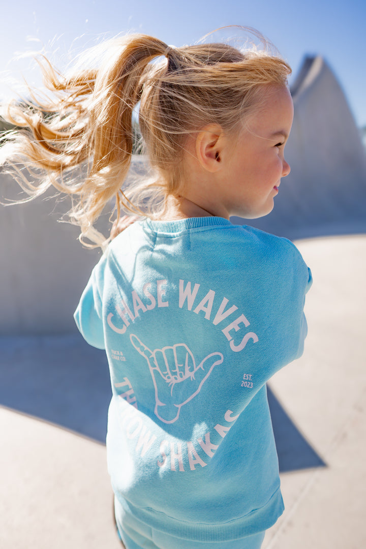 Chase Waves Throw Shakas