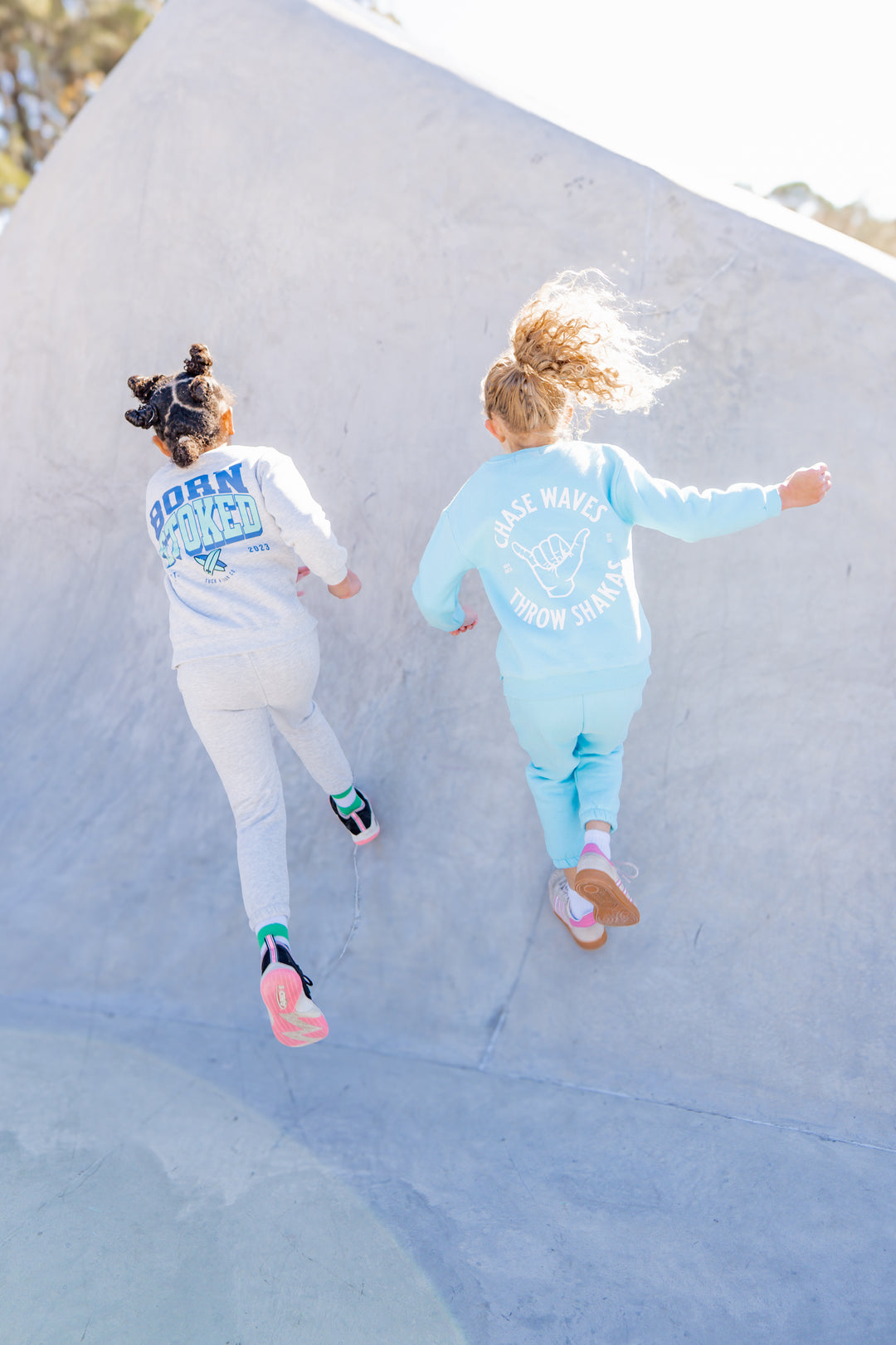 Chase Waves Throw Shakas