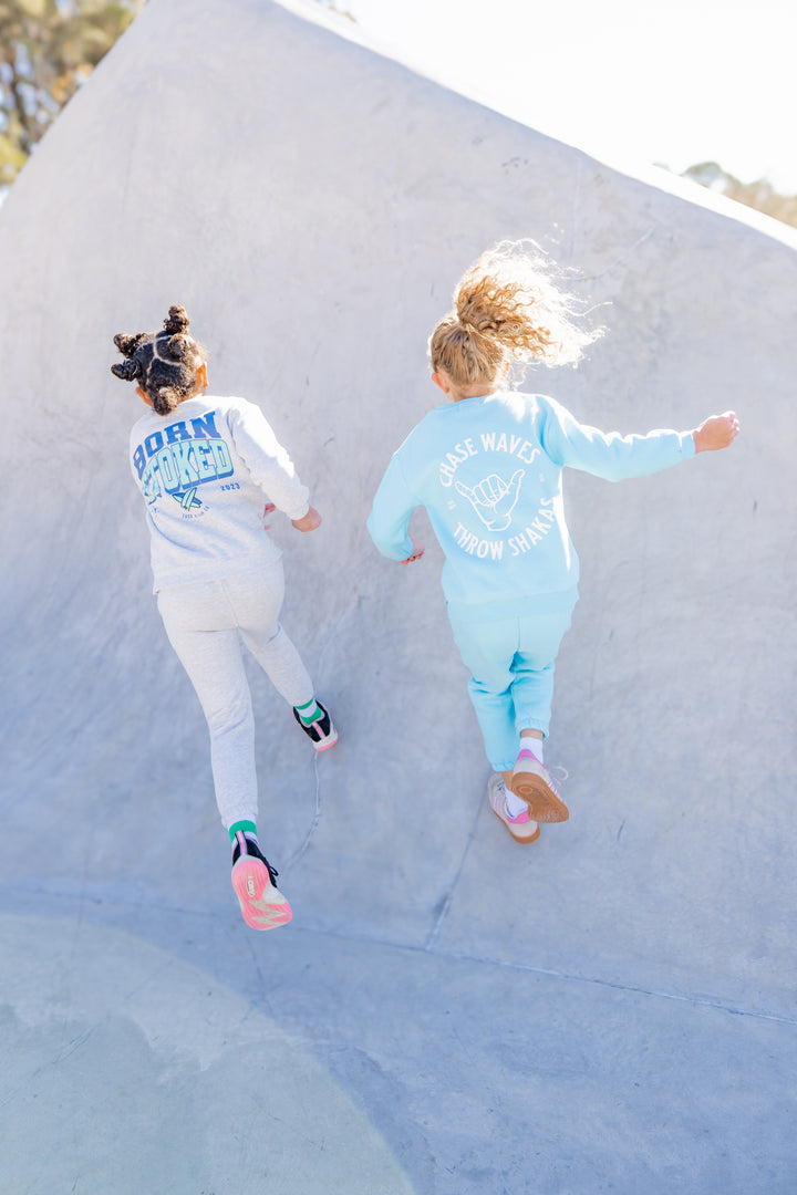 Chase Waves Throw Shakas