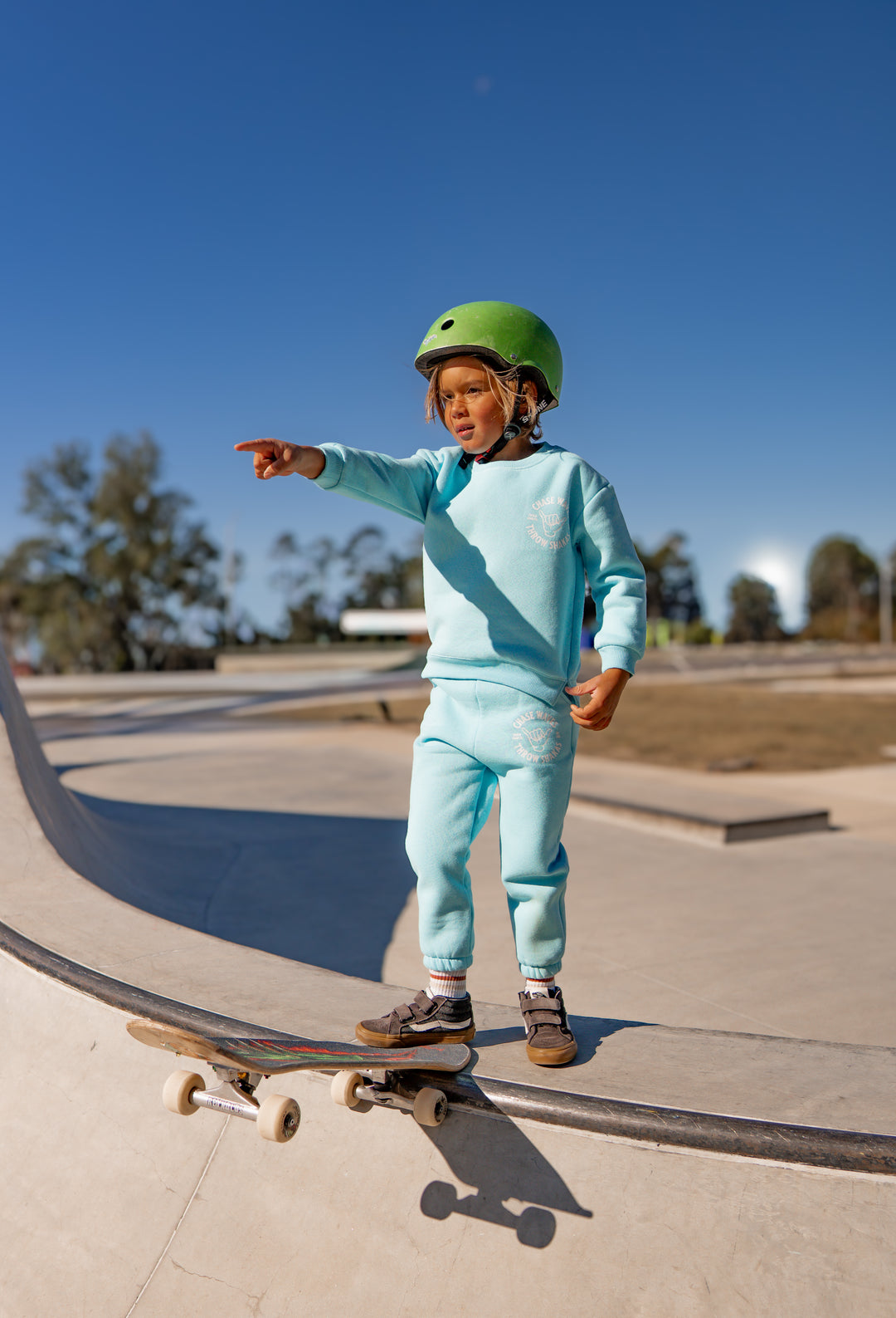 Chase Waves Throw Shakas