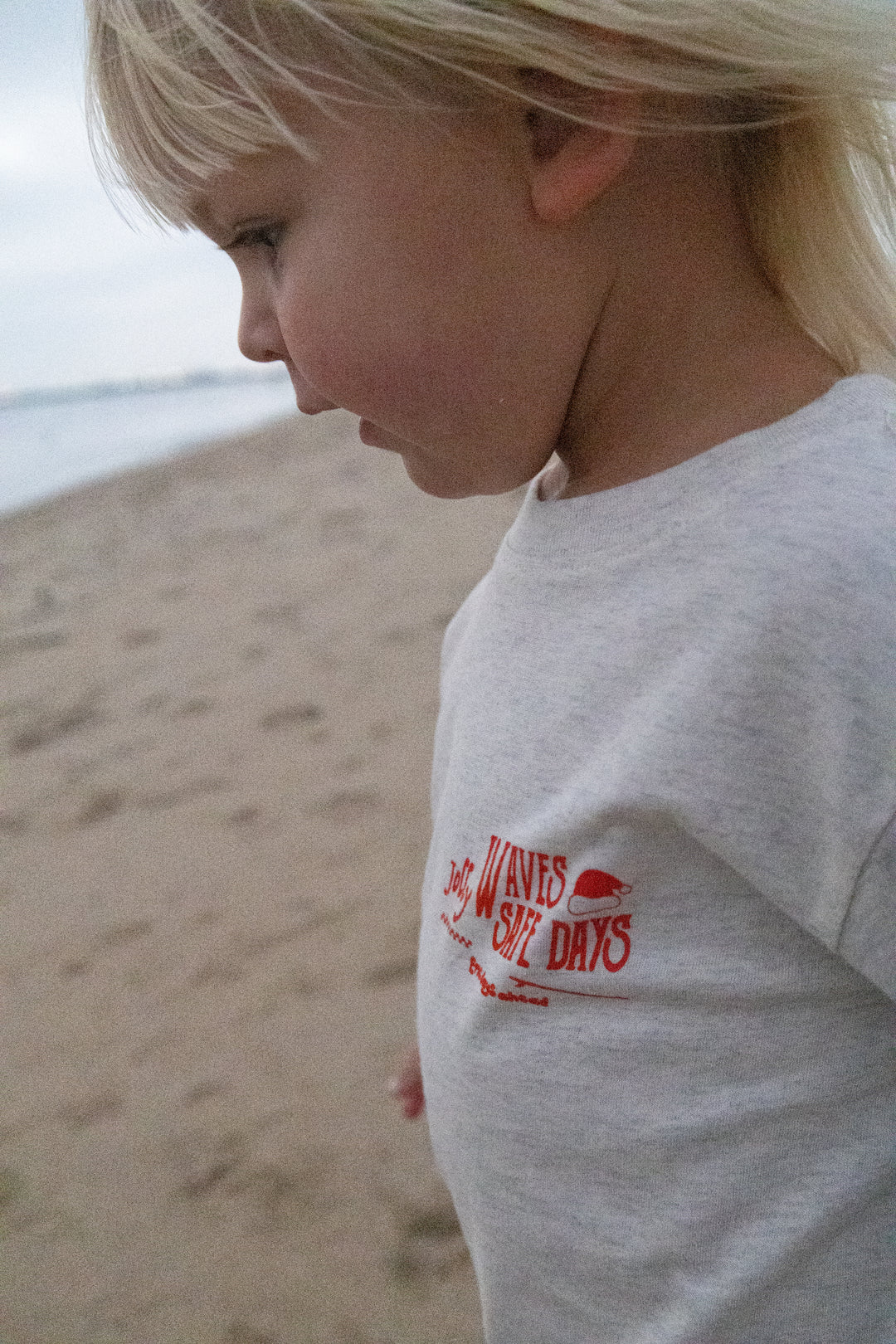 Jolly Waves Safe Days- T-Shirt