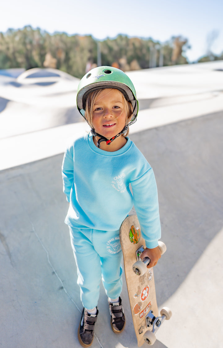 Chase Waves Throw Shakas