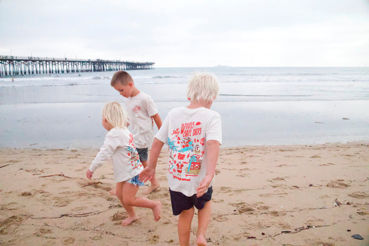 Jolly Waves Safe Days- T-Shirt