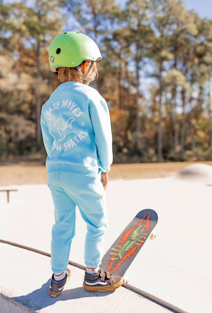 Chase Waves Throw Shakas