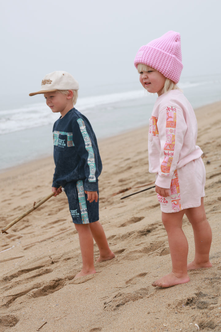 Shorts– Girls Retro Coastal Surf Club (Pink)